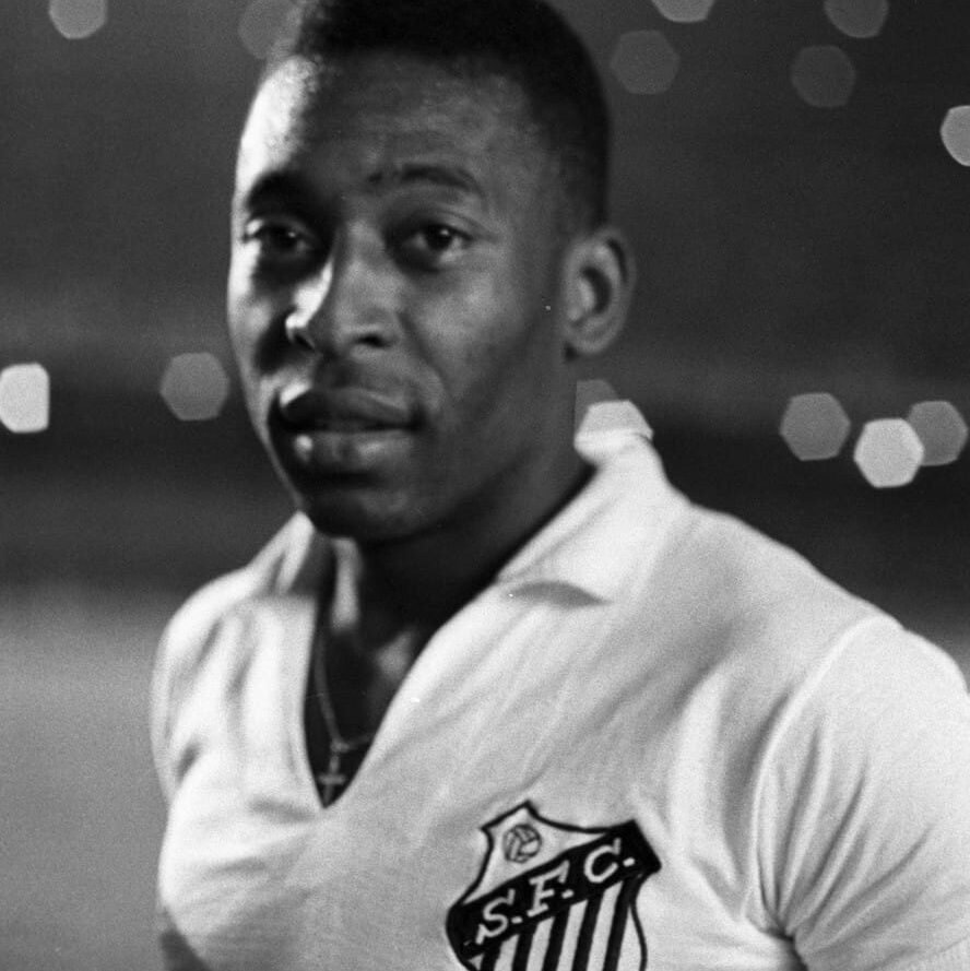 Imagem-do-WhatsApp-de-2025-10-23-as-15.29.30_ec879cdd-edited Homenagem ao Eterno Rei Pelé - Feliz aniversário ídolo eterno