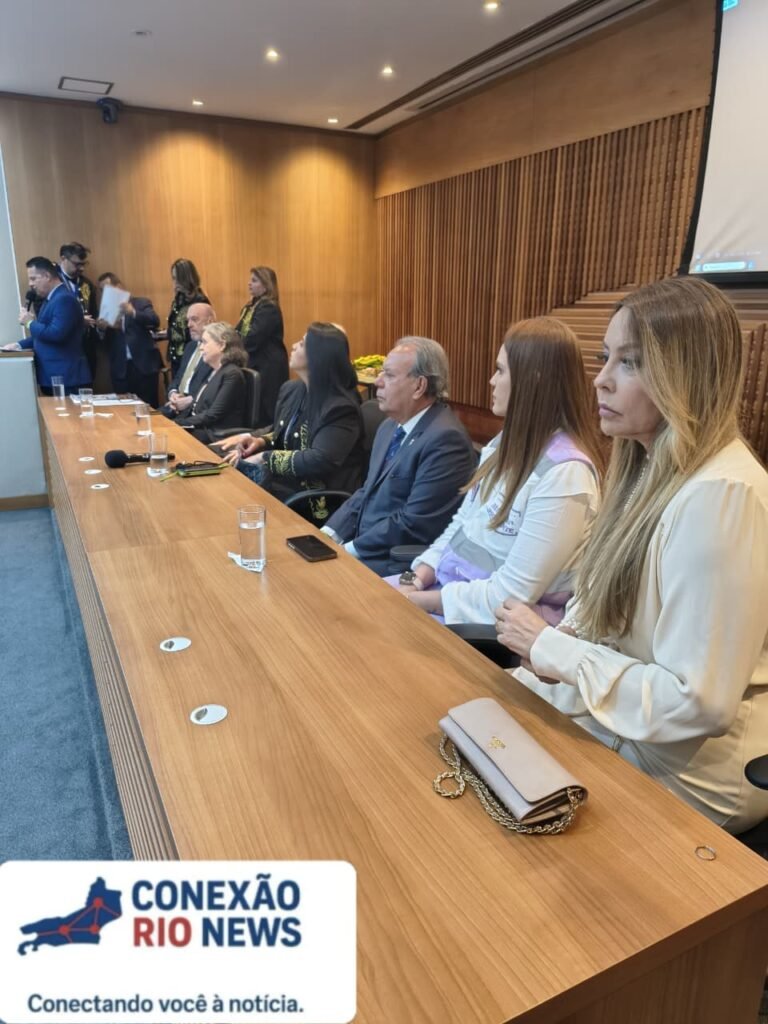 WhatsApp-Image-2025-10-24-at-15.11.20-768x1024 🎖️ Solenidade da ABRASCI celebra a Promulgação da Constituição Federal de 1988 com homenagens a personalidades de destaque